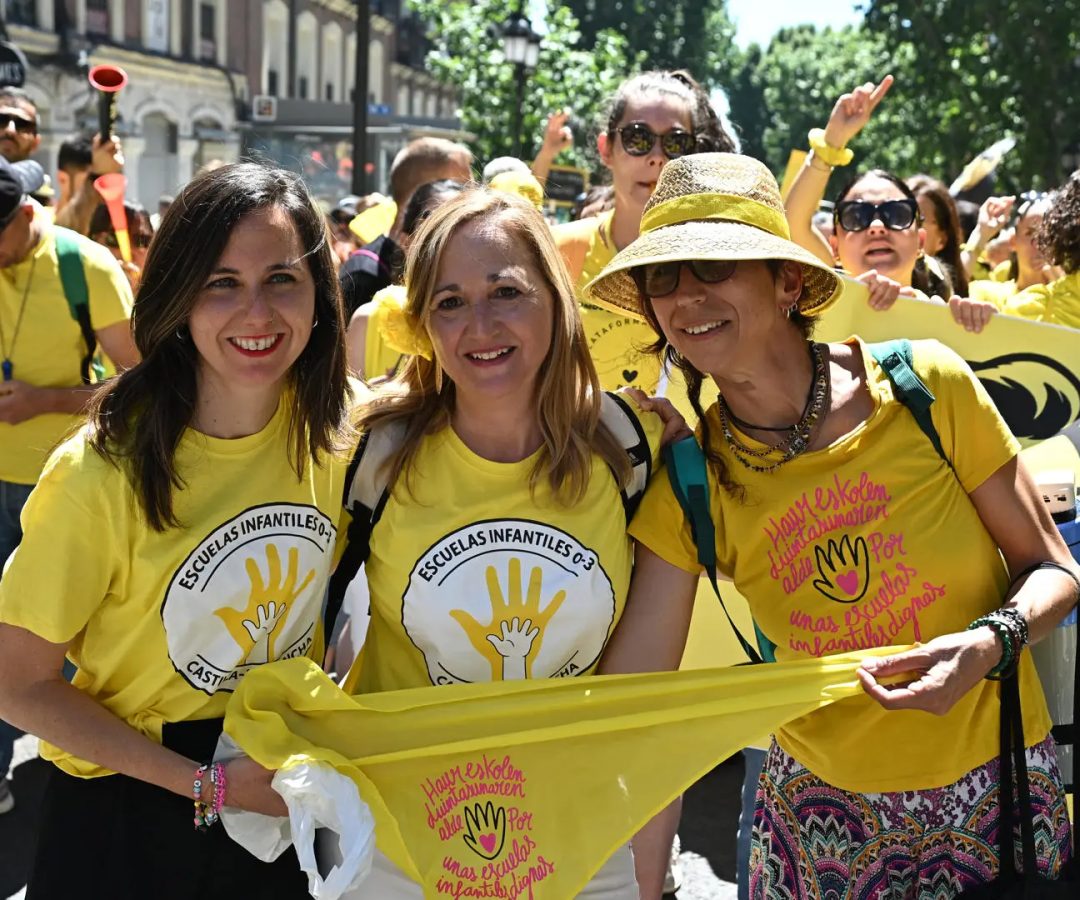 La líder de Unidas Podemos, Ione Belarra (i) participa en la manifestación estatal de educadoras infantilesEFE