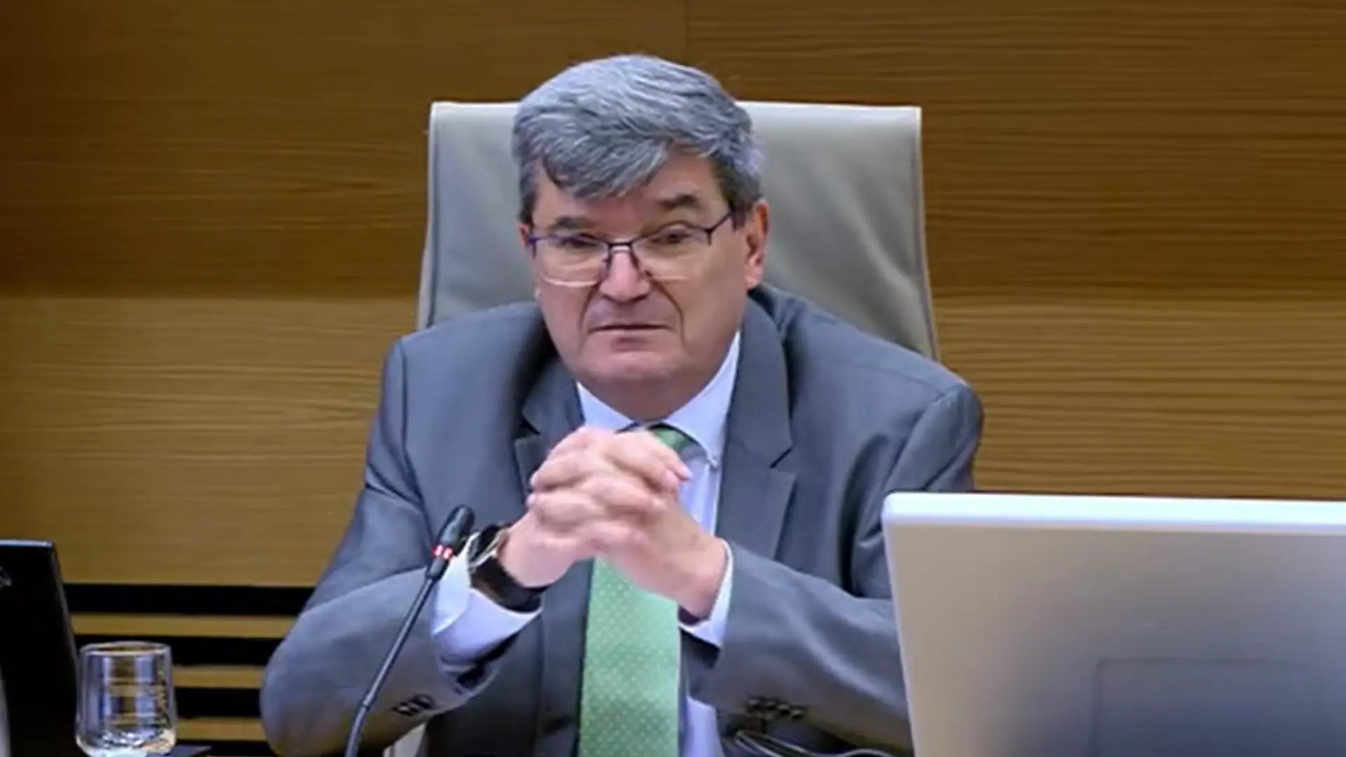El consejero de la CIAF Adolfo Moreno comparece en la comisión de Transportes del Congreso que ha vetado su nombramiento como miembro de la nueva Autoridad de investigación de accidentes de transporte.20 Minutos