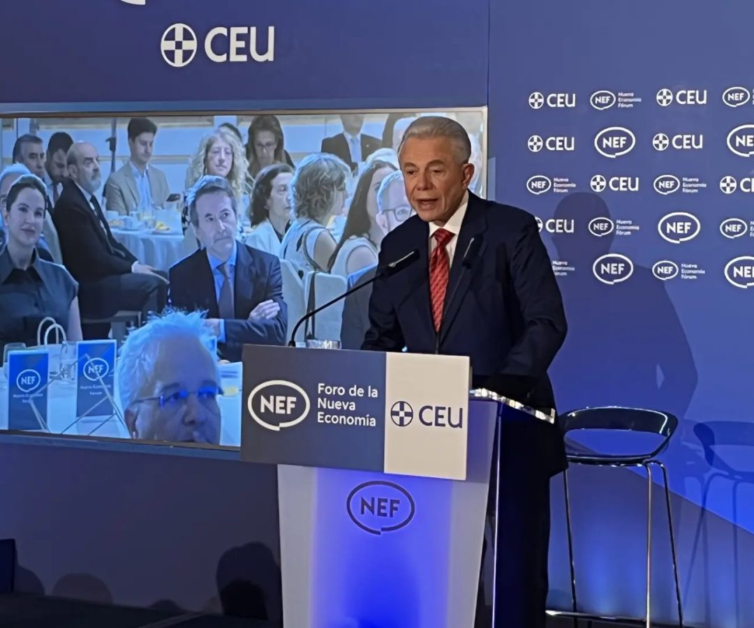El embajador de EEUU, Benjamin León, en el desayuno informativo de Nueva Economía Forum.J. A.