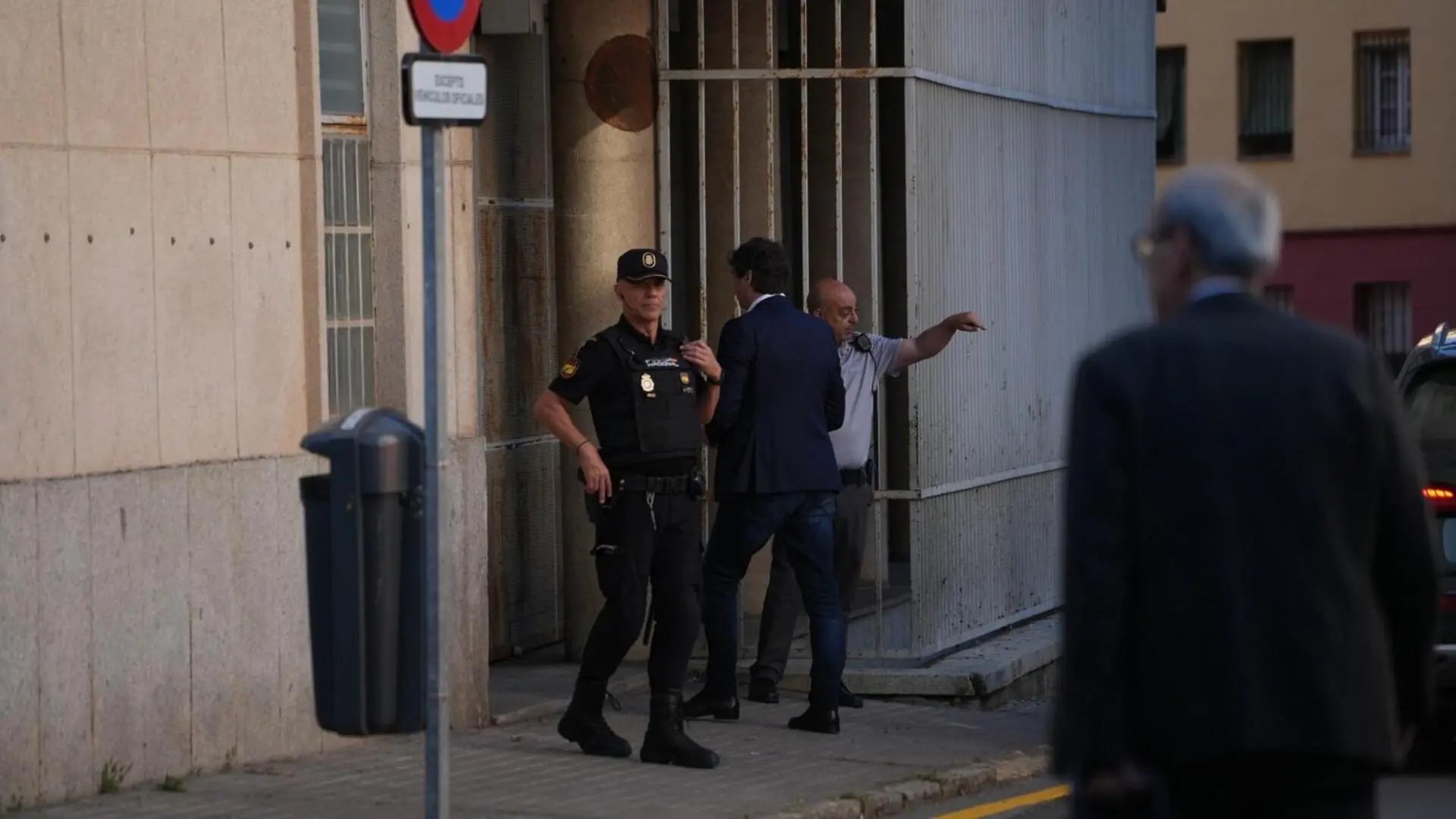 El hermano de Pedro Sánchez, David Sánchez Pérez-Castejón, entra por la puerta trasera de la Audiencia Provincial de BadajozANDRÉS RODRÍGUEZ/ EUROPA PRESS