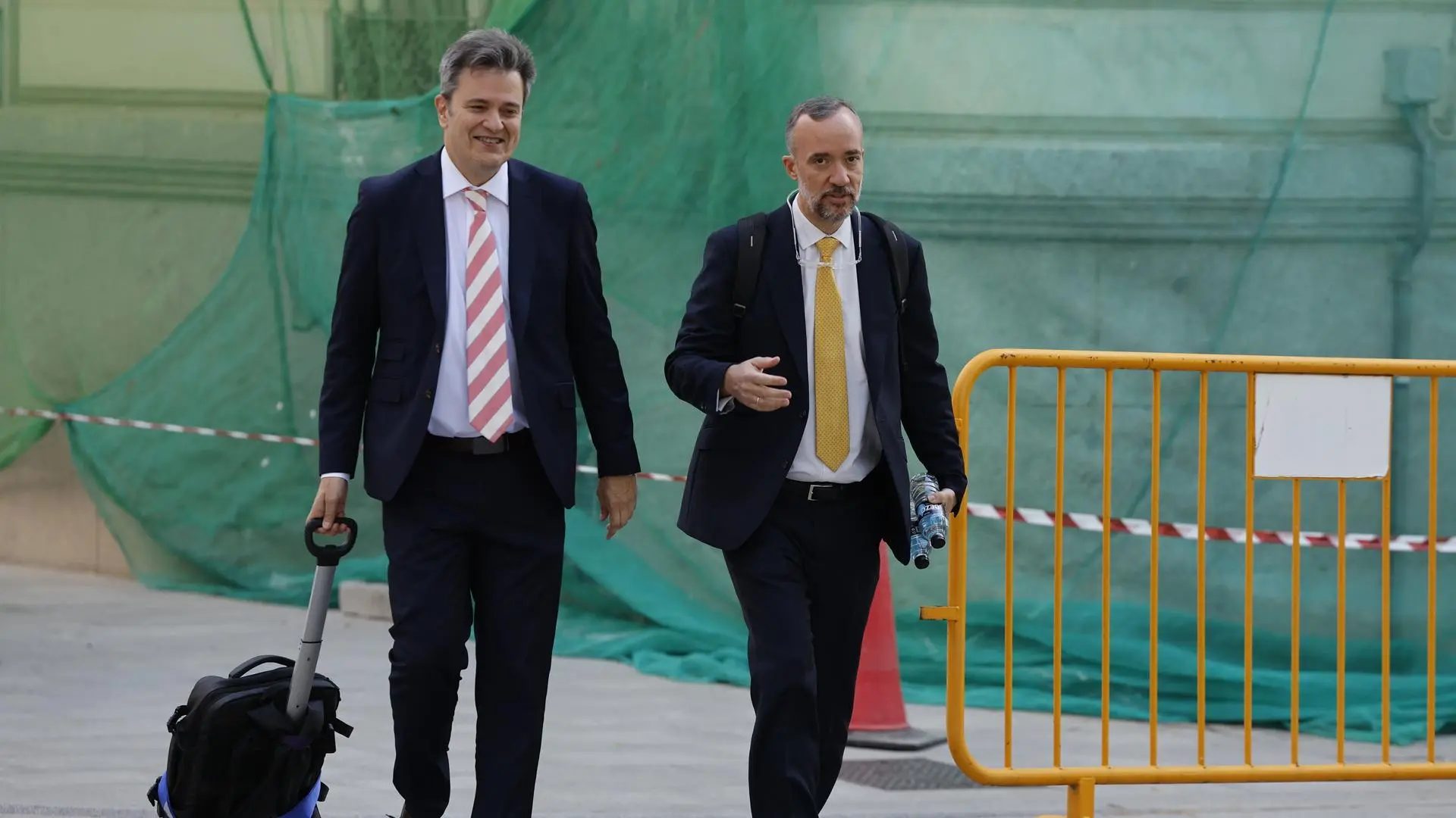 El exsecretario de Estado de Seguridad, Francisco Martínez (d), a su llegada este jueves a la Audiencia Nacional de Madrid.Mariscal