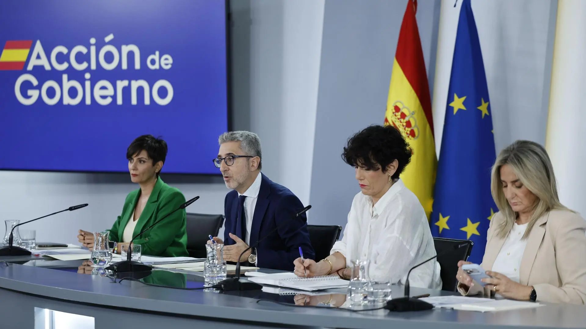 La ministra Portavoz, Elma Saiz, el ministro de Hacienda, Arcadi España, la ministra de Educación, Formación Profesional y Deportes, Milagros Tolón, y la ministra de Vivienda y Agenda Urbana, Isabel RodríguezMariscal