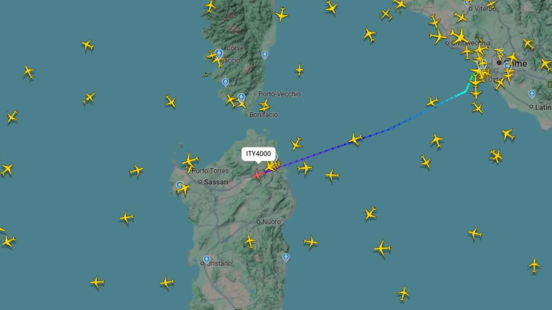 El Papa sobrevuela la isla de Cerdeña en su recorrido hacia España.FLIGHTRADAR