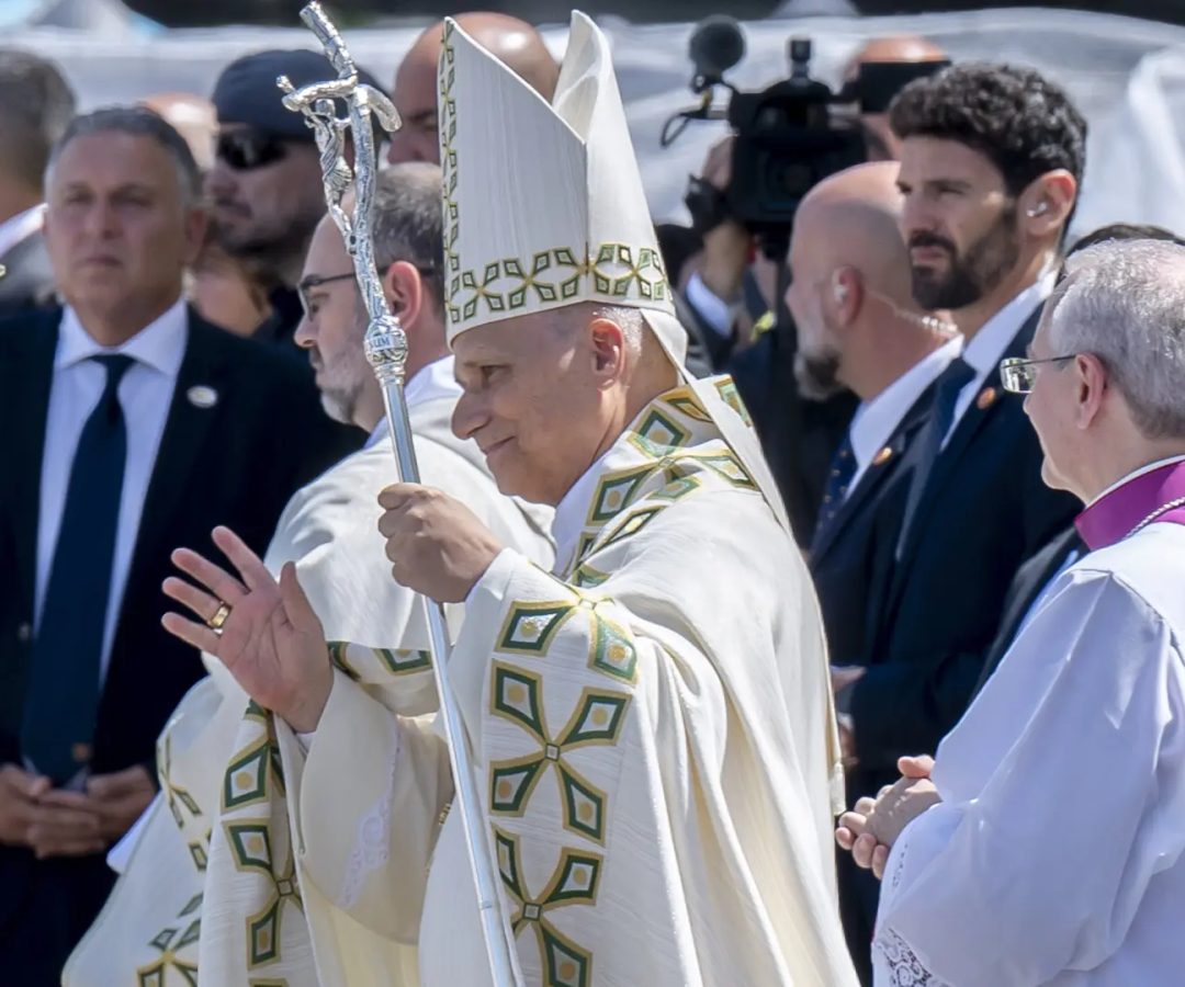 El Papa León XIV preside la misa de Corpus Christi, en la plaza de Cibeles, este domingo.EP