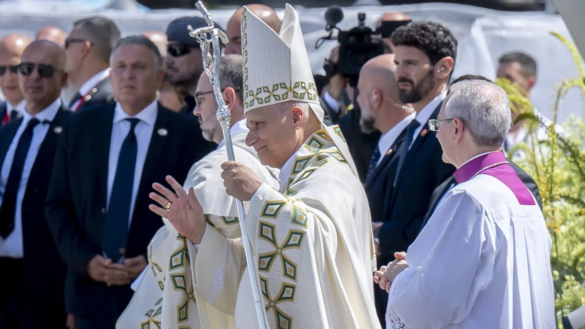 El Papa León XIV preside la misa de Corpus Christi, en la plaza de Cibeles, este domingo.EP
