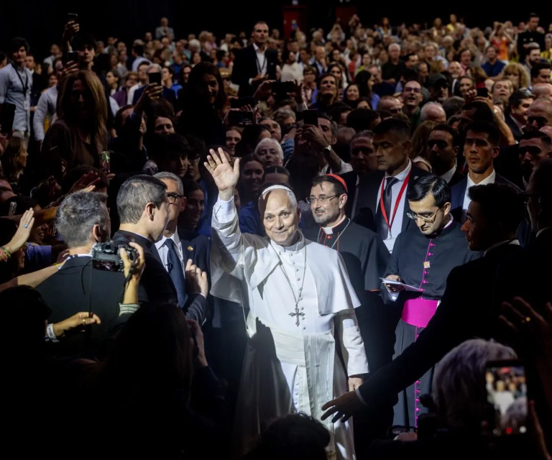 El Papa León XIV en el encuentro 'Tejer redes' este domingo.EP