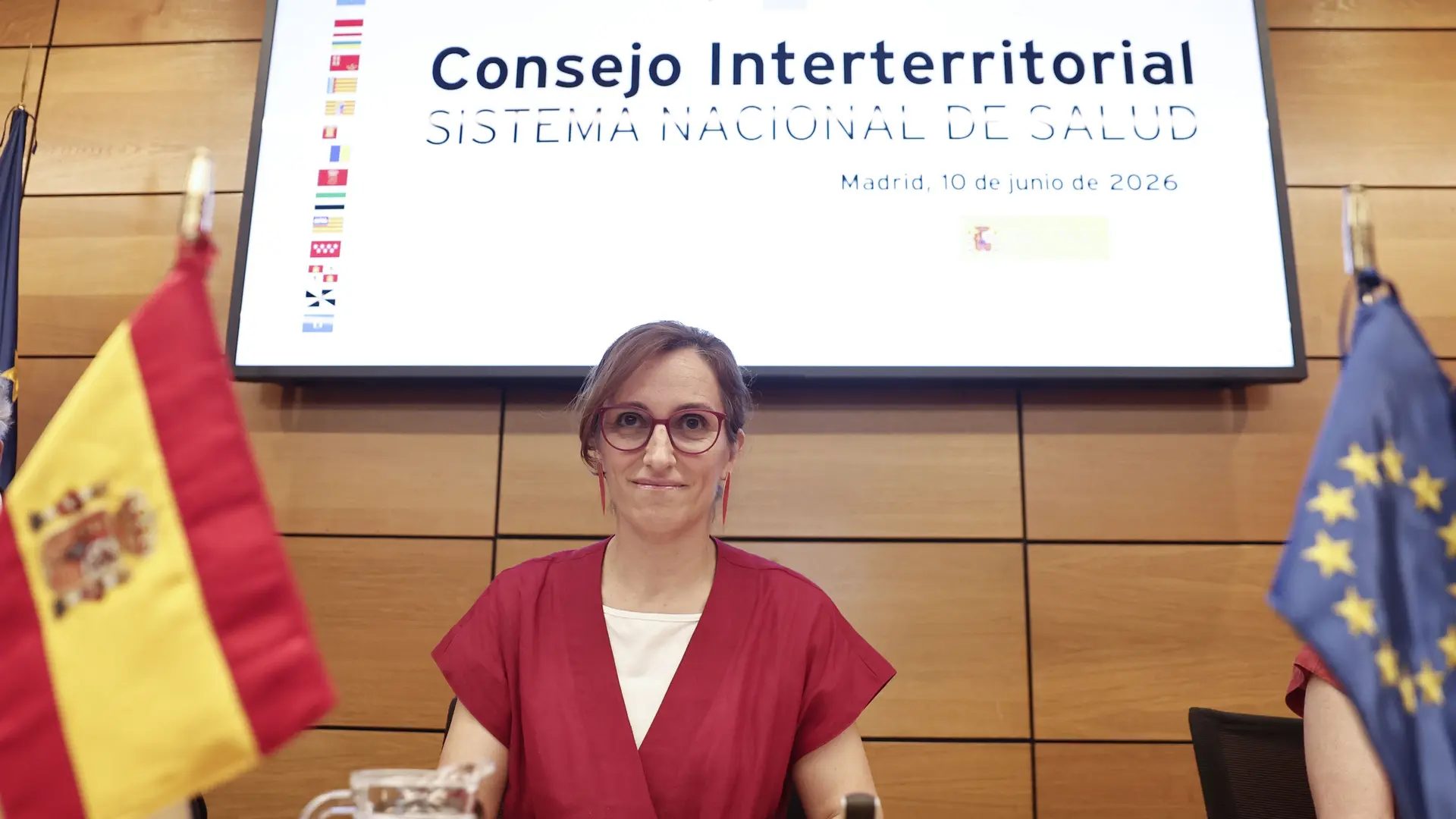 La ministra de Sanidad, Mónica García, preside la reunión del Consejo Interterritorial del Sistema Nacional de Salud (CISNS), este miércoles en Madrid. EFE/SERGIO PEREZ
