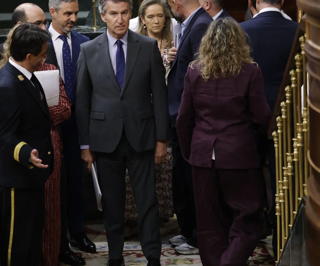 MADRID, 11/06/2026.- El líder del PP, Alberto Núñez Feijoo a su llegada tras el receso al pleno, este jueves, en el Congreso de los Diputados. EFE/ Chema MoyaChema Moya