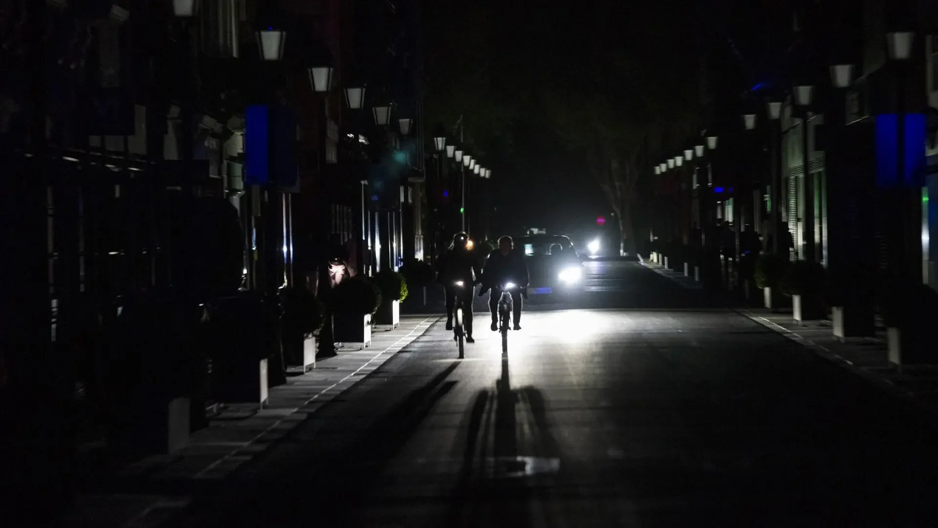Calles apagadas en Albacete durante el apagón del 28 de abril del año pasado.&nbsp;Europa PressVíctor Fernández -