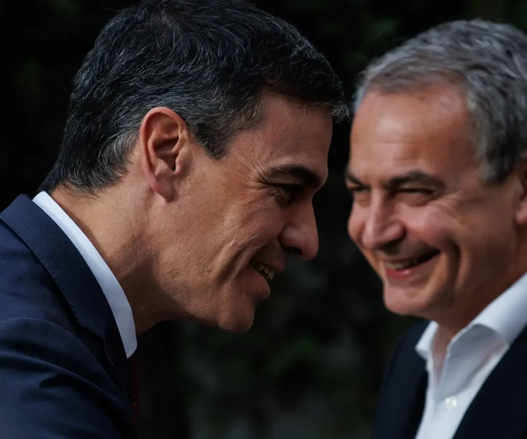 El presidente del Gobierno, Pedro Sánchez y el expresidente del Gobierno José Luis Rodríguez ZapateroEuropa Press