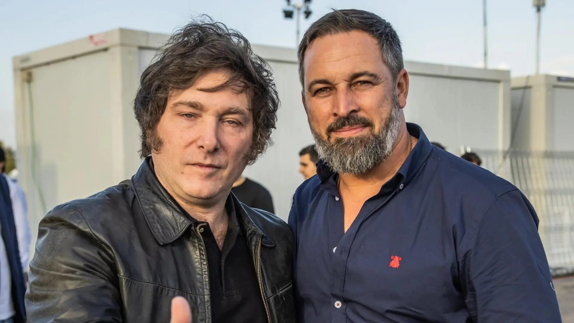 el-ultraderechista-y-ultraliberal-javier-milei-con-el-lider-de-vox-santiago-abascal.r_d.1243-300.jpe