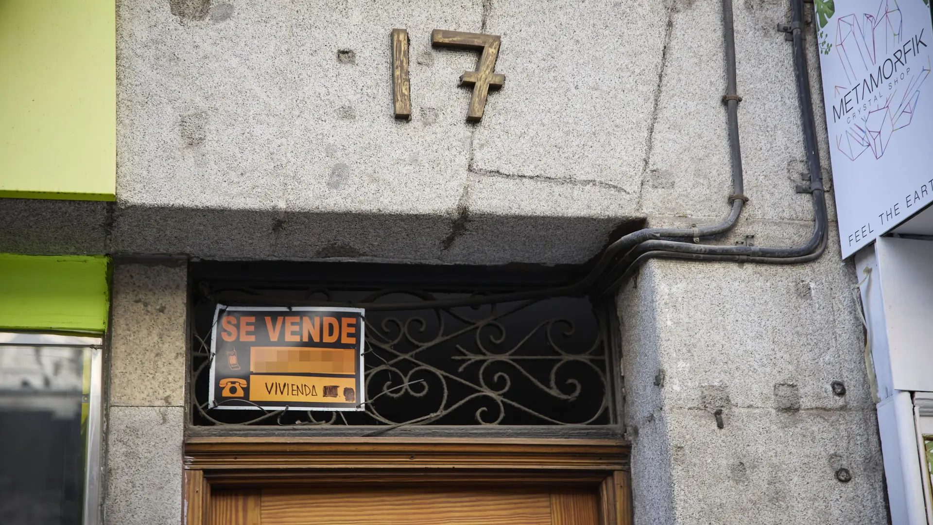 Imagen de archivo de un portal con una vivienda en venta en la ciudad de Madrid.EP