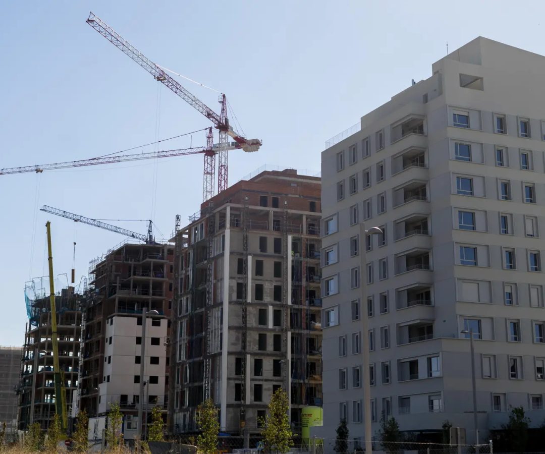 Imagen de archivo de edificios de viviendas en construcción.Alberto Ortega / Europa Press