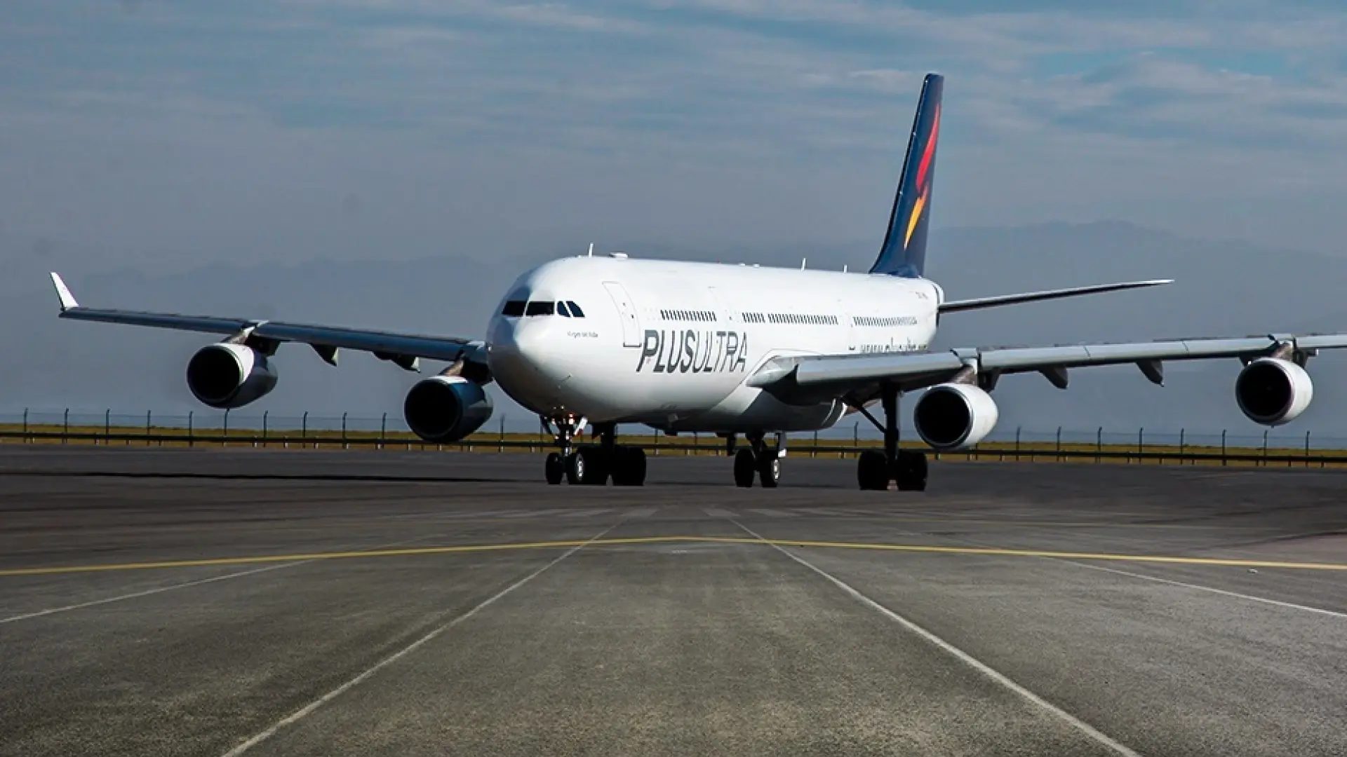 Avión de Plus Ultra.PLUS ULTRA LÍNEAS AÉREAS