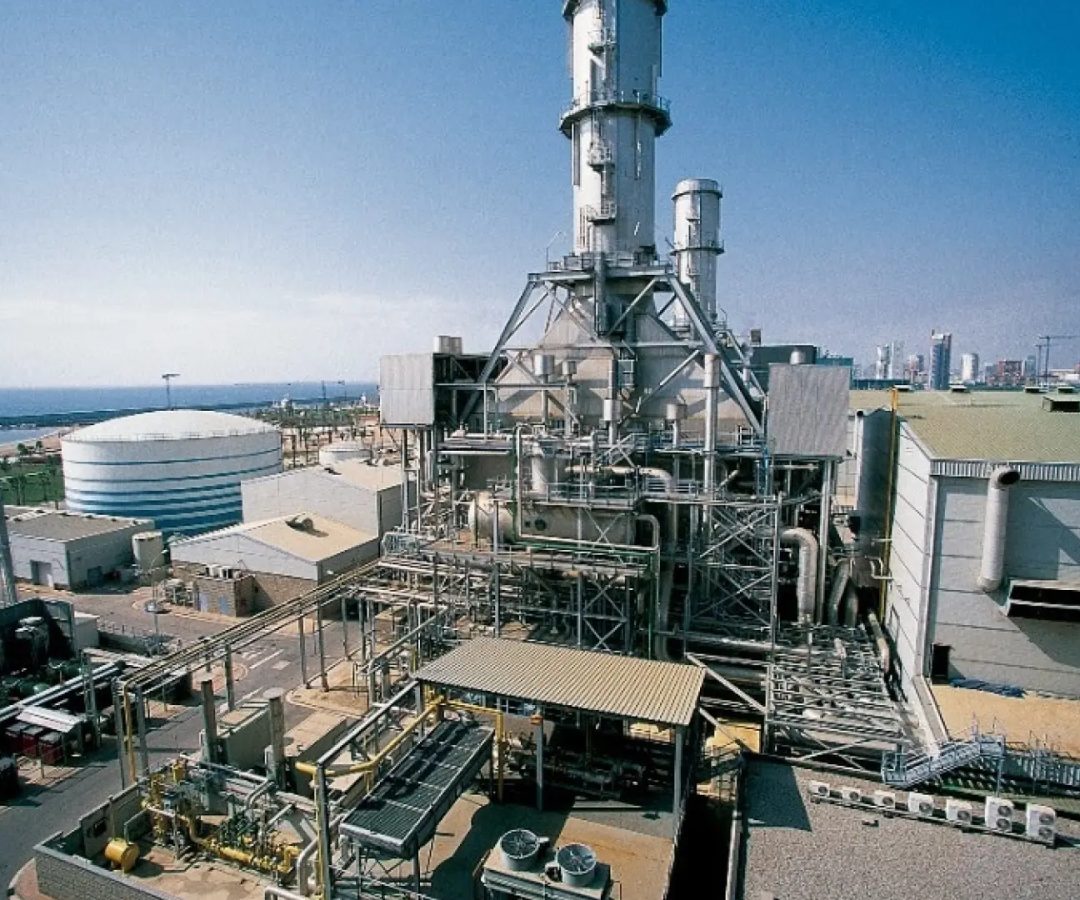 Central térmica de ciclo combinado de Sant Adrià de Besòs donde se genera electricidad con gas natural.