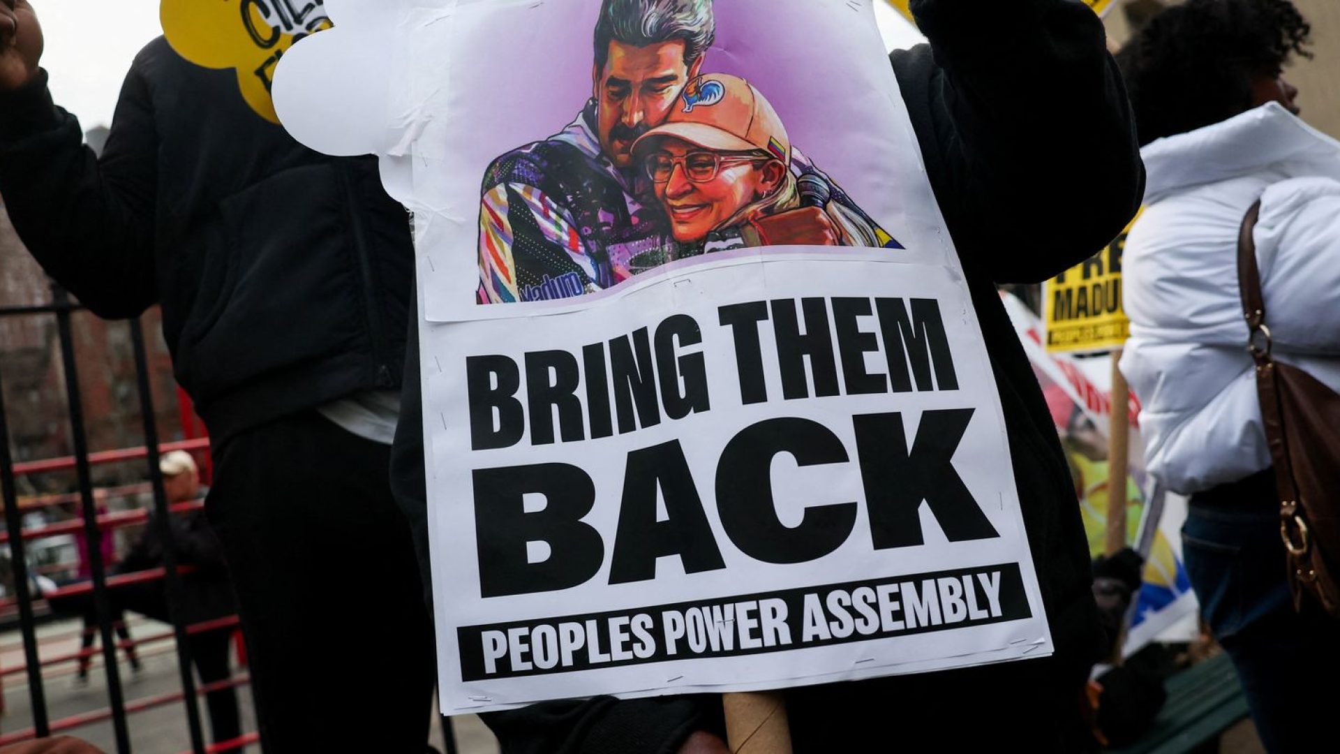 © SHANNON STAPLETON