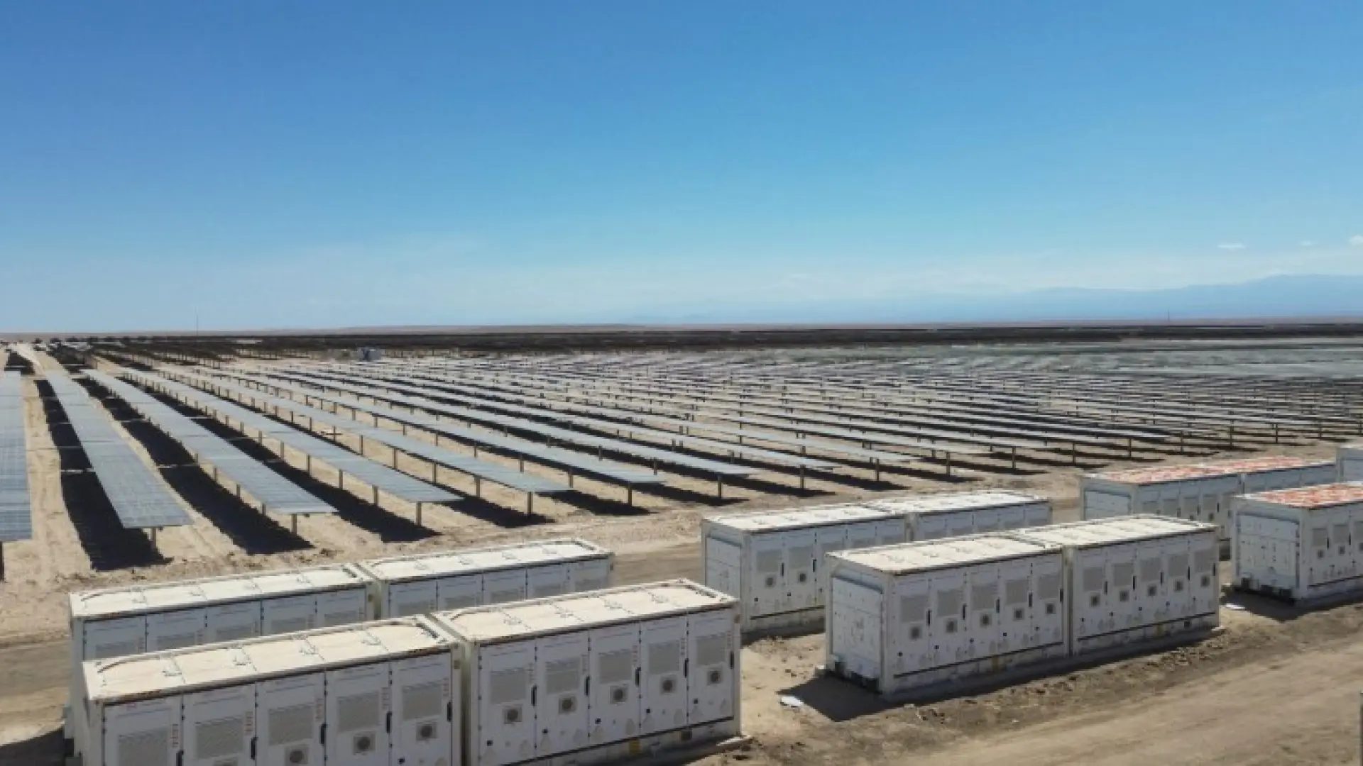 Planta fotovoltaica con almacenamiento en Chile.EFE